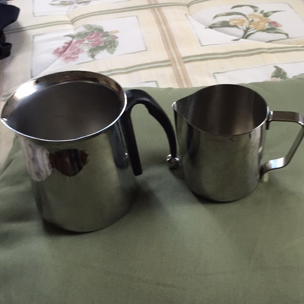 Two copco I creamers one small and one large🌷🌸c